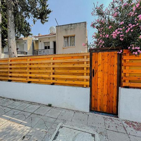 Dub House 2 Apartment Paphos Bagian luar foto